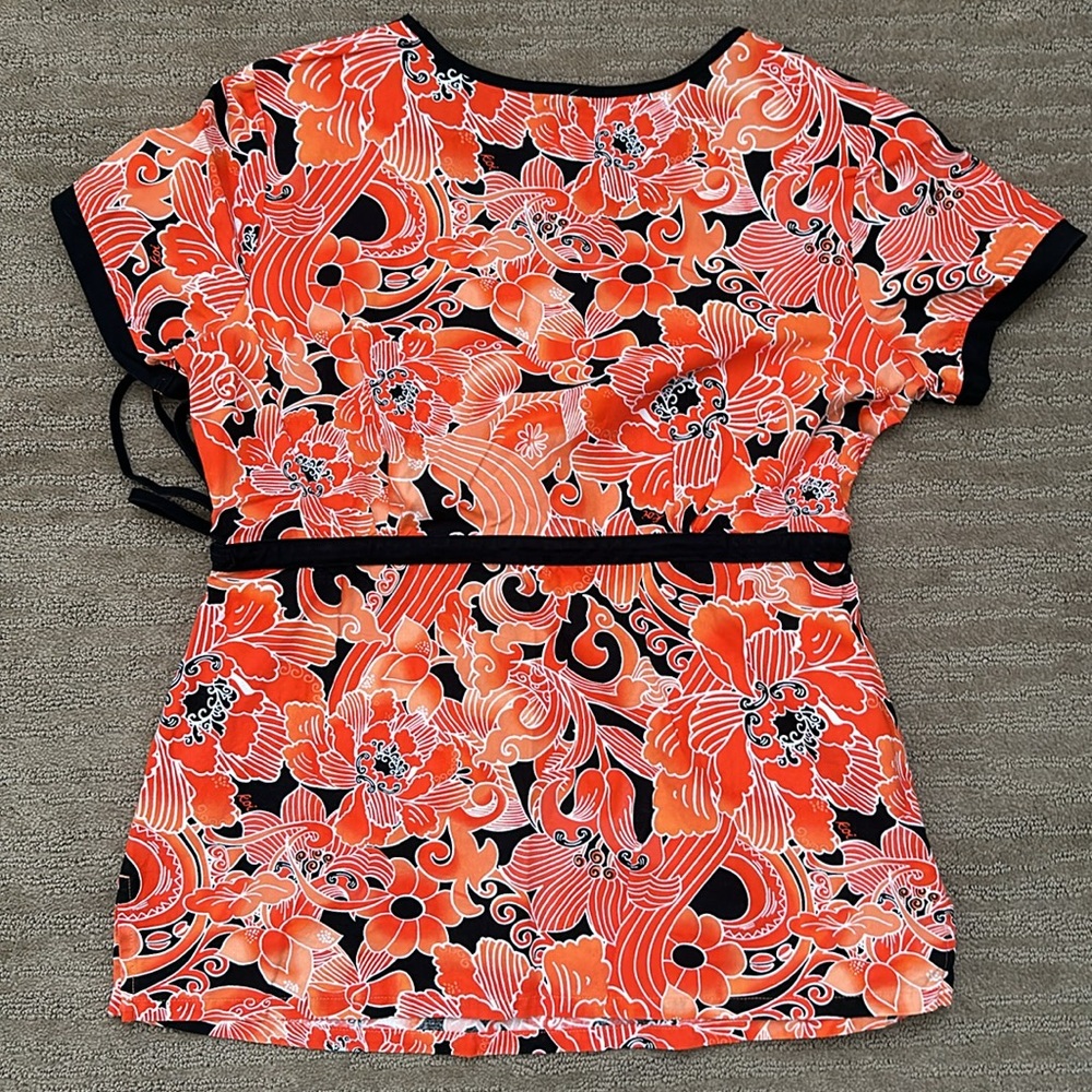 Koi Scrub Top - Picture 2 of 3